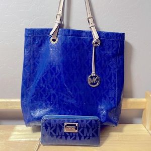 Michael Kors Jet Set Electric Blue Signature MK Tote with matching wallet